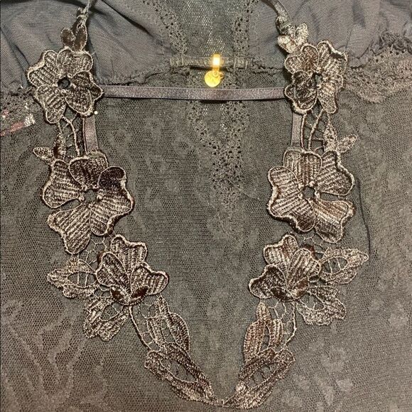 VS Black Stretch Lace Slip - Size Small - Picture 5 of 8